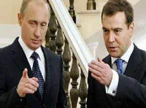 Medvedev koltuğu Putin'e bırakıyor