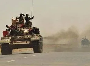 Muhalifler Sirte Havaalanı'nı ele geçirdi