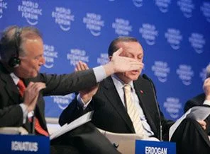 O moderatör de İsrail'e 'one minute' dedi!