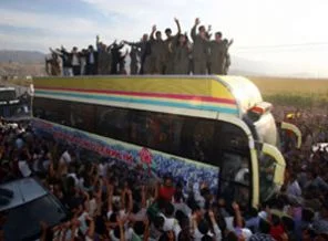 Öcalan'a özgürlük isteyen 17 kişiye hapis cezası