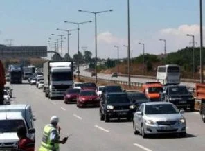 Pazar günü bazı yollar trafiğe kapatılacak