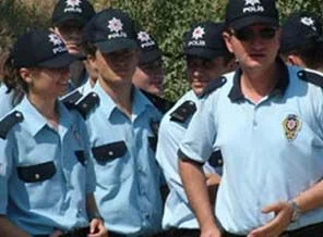 Polis memuru kaçırıldı