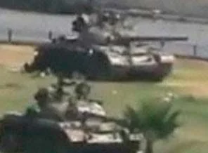 Suriye tankları bu kez de Rastan'ı vurdu