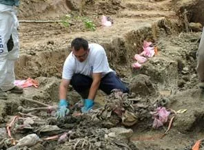 Trablus'ta bin 200 kişilik toplu mezar