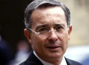 'Uribe, 'Kirli Savaş'ta milislere yardım etti'