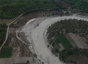 Antalya'da göl dere yatağı oldu