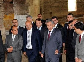 Ayasofya yeniden ibadete mi açılıyor?