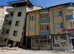 Aynı deprem İstanbul'da olsaydı ne olurdu?