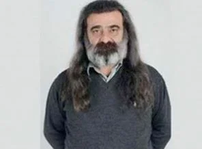 Başına mermer düşen figüran öldü