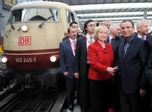 Bozdağ: Kara tren ak tren oldu
