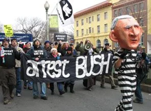 Bush ve Clinton'a soğuk duş