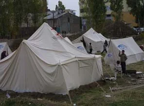 Depremzedelerden acil çadır çağrısı