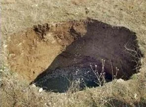 Erciş'te deprem sonrası obruklar artıyor!