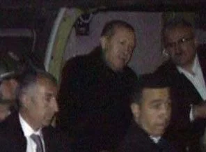 Erdoğan enkaz bölgesini inceledi (video)
