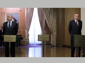 Erdoğan ve Kılıçdaroğlu birbiriyle tokalaşmadı!