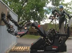 Filmlerde gördüğümüz robot kollar gerçek oldu (video)
