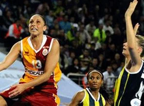 Galatasaray'ın kadınları da kupanın sahibi