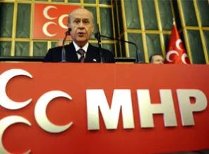 'İlle de soykırım görmek istiyorsan geçmişine bak'