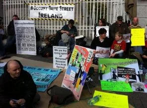 İrlandalılar da Dame Street'i işgal etti