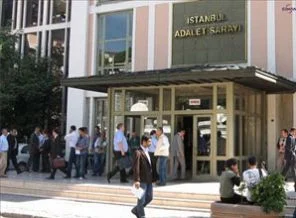 İstanbul Adalet Sarayı'nda yangın alarmı