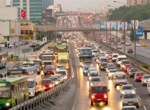 İstanbul trafiği kilitlendi