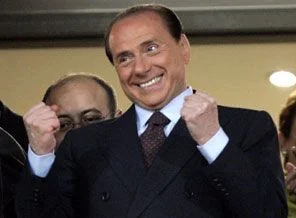 İtalya Parlamento'su Berlusconi'ye güvendi