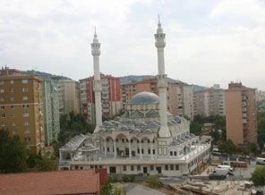 'Kabe minareli' Yunus Emre Camii açılıyor