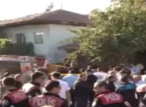 Kamyon evin içine girdi: 3 ölü, 5 yaralı (video)