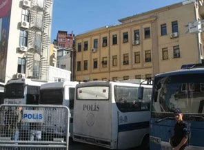 KCK sanıklarından 37 kişi tutuklandı