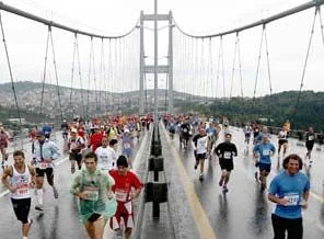 Maratonu Kenyalı Kıplagat kazandı