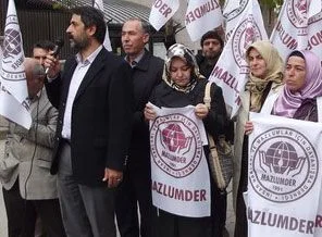 Mazlumder'den Fransa Büyükelçiliği önünde eylem