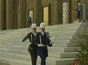 Meclis'ten hem asker hem polis gidiyor