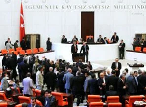 Mecliste gündem yeni anayasa