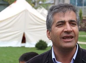 Müteahhit çadırları kaldırdı, kayıplara karıştı