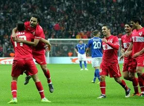 Mutlu son Milli takım play-off'ta