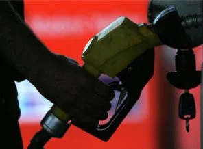 Önce benzine sonra motorine zam