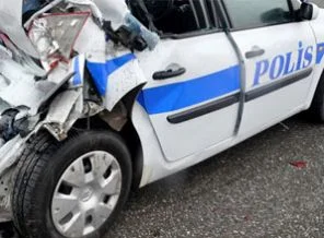 Polis aracı devrildi: 3 şehit