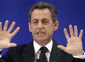Sarkozy yine Türkiye'ye sataştı