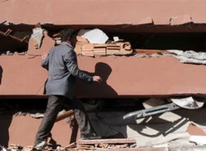 Savcı enkaz kaldırma çalışmalarını durdurdu