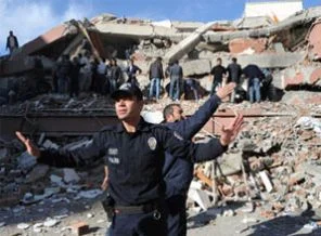 Van ve Bitlis'te okullar tatil