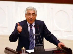 'Yeni anayasa ilk 3 maddeyi korumalı'