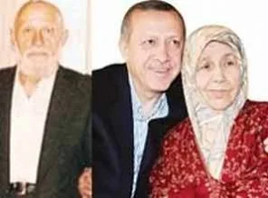 23 yıl sonra annesini ve babasını buluşturdu