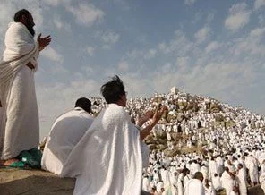 Arafat, 2 milyon hacı adayına hazırlanıyor