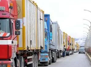 Barzani'nin 200 konteyner yardımı Van'a ulaştı