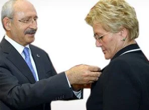 CHP'ye üfürükçü üye!