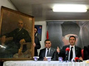 Cumhuriyet Halk Partisi'nde 'tablo' çatlağı