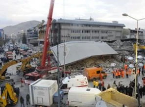 Depremde yıkılan otelin sahibi konuştu