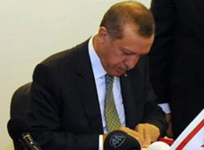 Erdoğan'dan kadına şiddete karşı destek