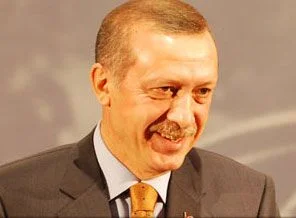 Erdoğan, dinleyicileri kahkahaya boğdu (video)