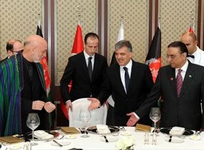 Gül, Karzai ve Zerdari ile bir araya geldi!